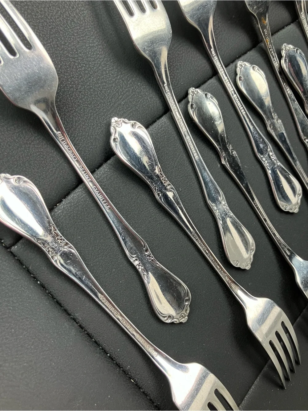 Classic Silver Dinner Fork Set - Stainless Steel (12 Pieces)